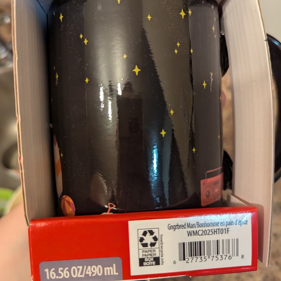 Holiday Time Color-Changing Mug - Gingerbread Man Design - Picture 3 of 4